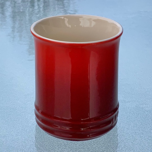 Le Creuset Coffee Mug ~ Cerise/Dark Red - Picture 2 of 6